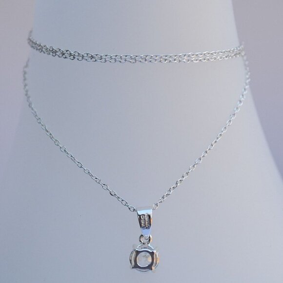 925 Sterling Silver Chain Necklace and Cubic Zirconia Pendant with Diamond Shape - Picture 4 of 5
